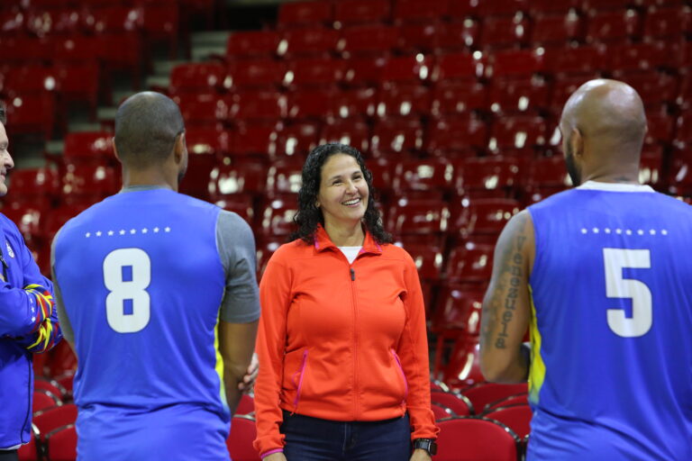 María Soto, presidenta del COV, visitó a la selección nacional en el Poliedro de Caracas