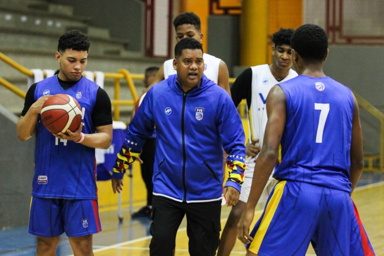 Juegos del Alba: Equipo Azul (U17) inició entrenamientos en el Poliedrito