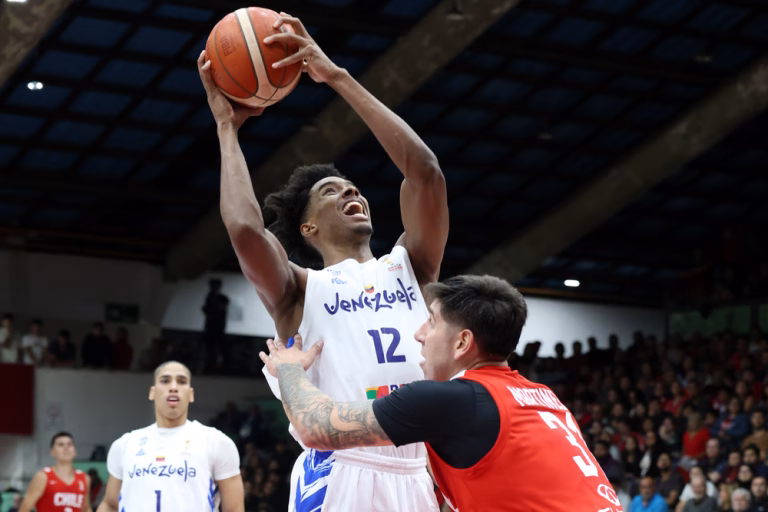 Venezuela derrotó a Chile en Valdivia y sumó su primer triunfo en el camino a Qatar 2027