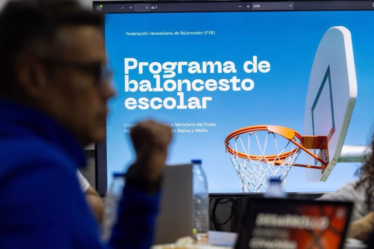 La FVB y el Ministerio de Educación avanzan en el Programa Nacional de Baloncesto Escolar