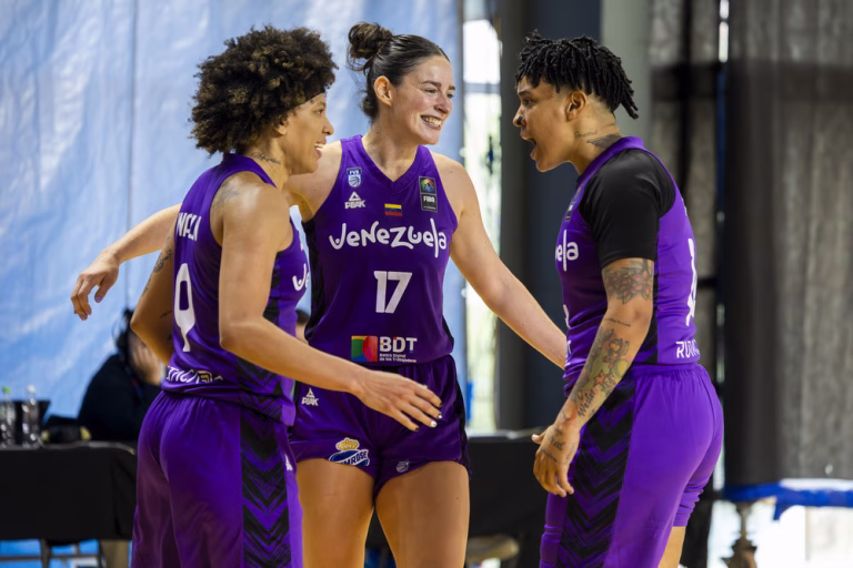 Venezuela derrotó a Brasil por primera vez en la historia y clasificó al FIBA AmeriCup Femenino 2027