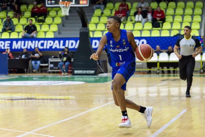 Sampson Ikade (1) Sampson Ikade fue vital en la remontada de Venezuela